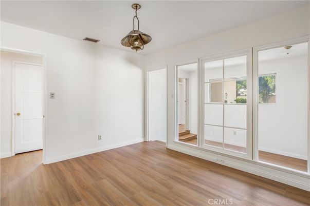 Empty room, Interior, Pendant Lights, Wood Texture Flooring