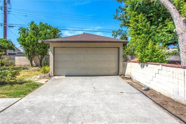 Detached Garage, Exterior