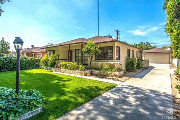 Backyard, Detached Garage, Exterior