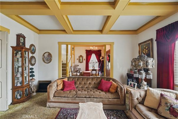Chandelier, Interior, Living room