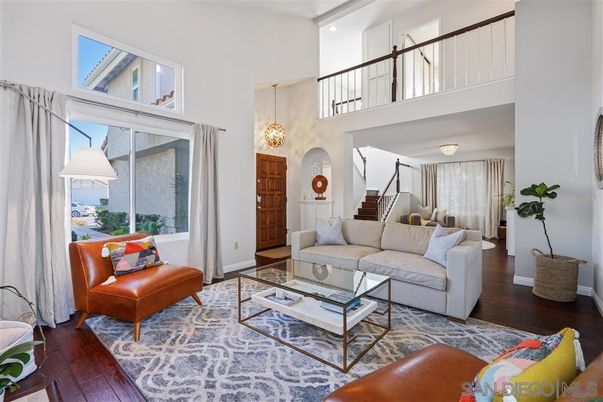 Chandelier, Interior, Living room, Recessed Lighting, Wood Texture Flooring