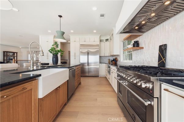 Interior, Kitchen, Pendant Lights, Recessed Lighting, Water, Wood Texture Flooring