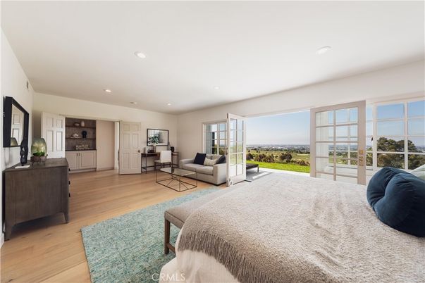 Bedroom, Interior, Living room, Recessed Lighting, Wood Texture Flooring