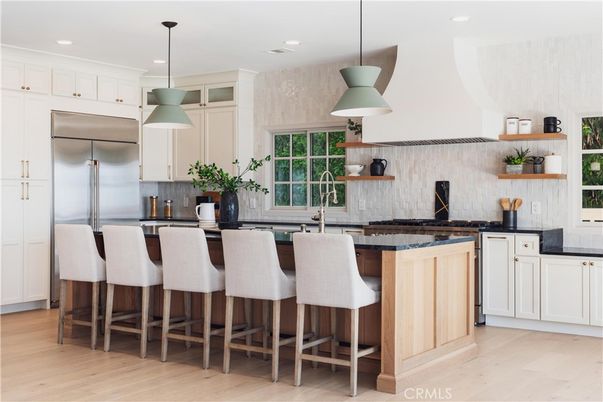 Dining room, Interior, Kitchen, Pendant Lights, Recessed Lighting, Wood Texture Flooring
