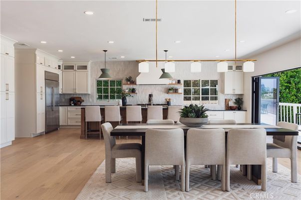 Interior, Living room, Pendant Lights, Recessed Lighting, Wood Texture Flooring