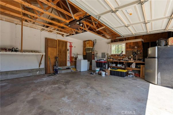 Garage, Interior, Wooden Beams