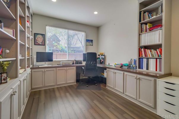 Home Office, Interior, Recessed Lighting, Wood Texture Flooring