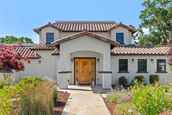 Exterior, Facade, Spanish Mediterranean