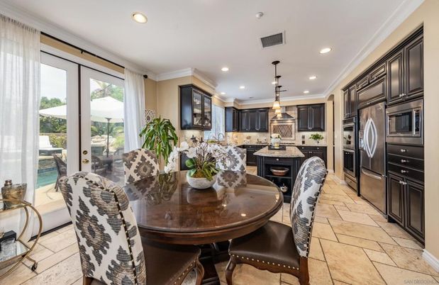 Dining room, Interior, Kitchen, Pendant Lights, Recessed Lighting, Stainless Steel Appliances
