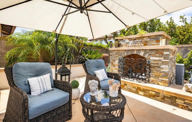 Exterior, Fireplace