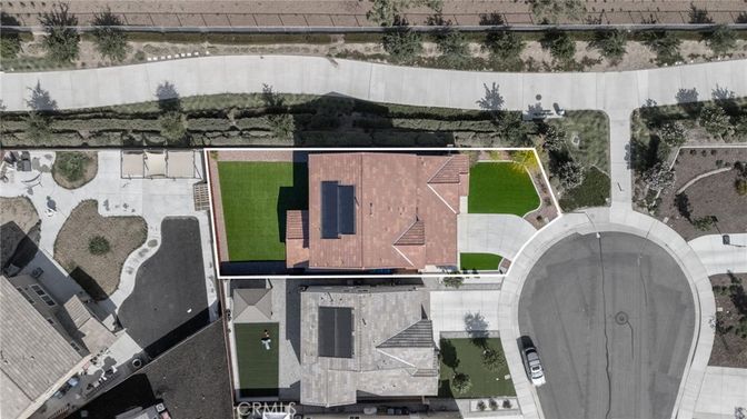 Exterior, Drone