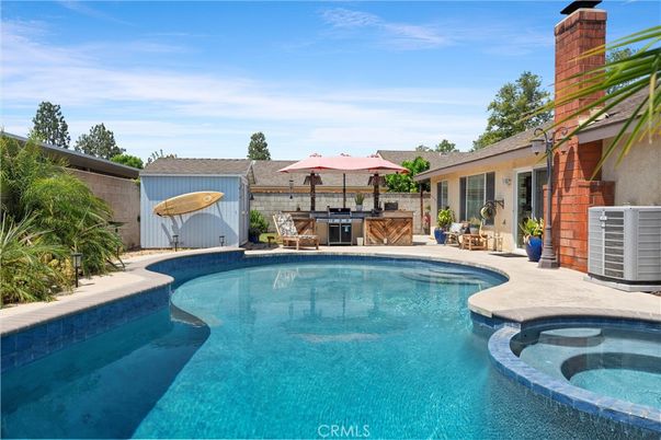 Exterior, Pool