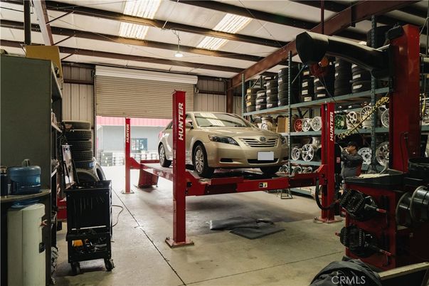 Garage, Interior