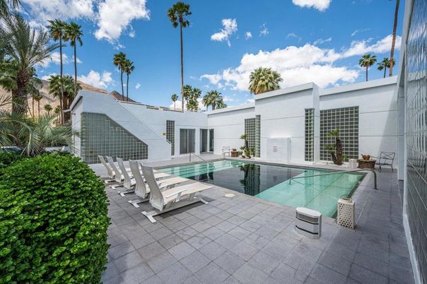 Exterior, Pool