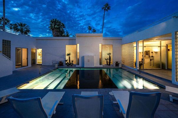 Exterior, Pool
