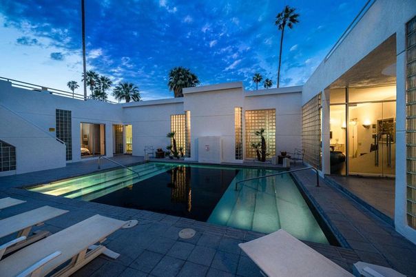 Exterior, Pool