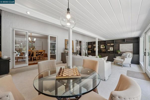 Chandelier, Dining room, Interior, Living room, Pendant Lights, Recessed Lighting