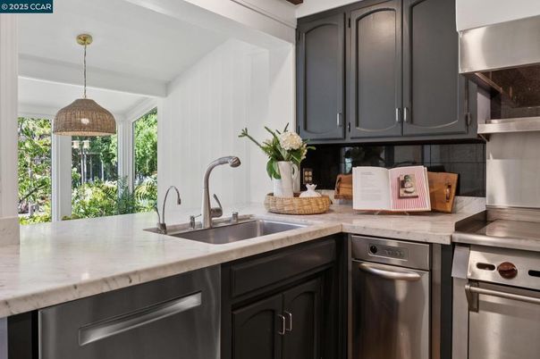 Interior, Kitchen, Pendant Lights, Stainless Steel Appliances