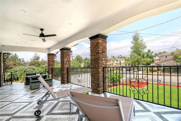 Exterior, Recessed Lighting