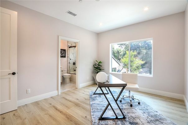 Bathroom, Home Office, Interior, Recessed Lighting, Wood Texture Flooring