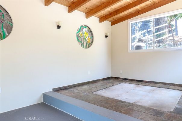 Empty room, Interior, Wooden Beams, Wooden Ceilings