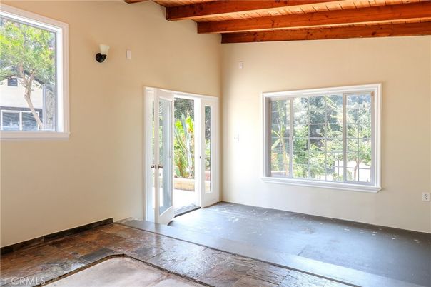 Empty room, Interior, Wooden Beams, Wooden Ceilings