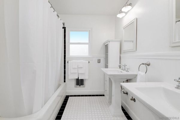 Bathroom, Dual Sink Vanities, Interior