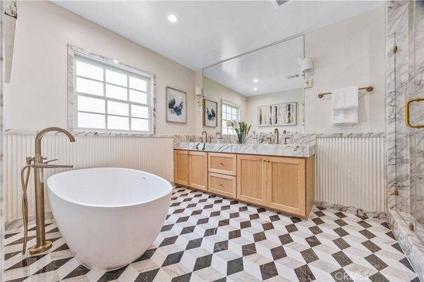 Bathroom, Dual Sink Vanities, Free Standing Baths, Interior, Recessed Lighting