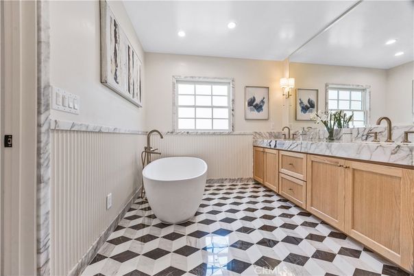 Bathroom, Dual Sink Vanities, Free Standing Baths, Interior, Recessed Lighting