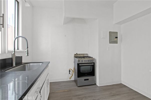 Interior, Kitchen, Stainless Steel Appliances, Wood Texture Flooring
