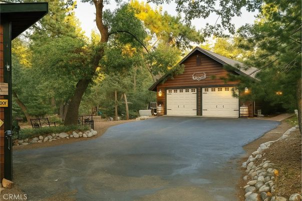 Detached Garage, Exterior