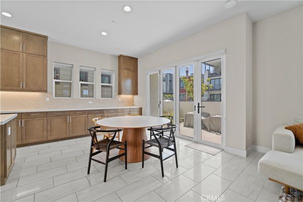Dining room, Interior, Recessed Lighting