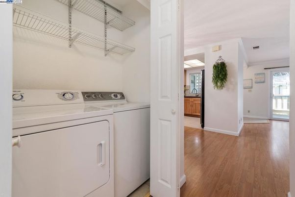 Interior, Utility Closets, Washer, Wood Texture Flooring