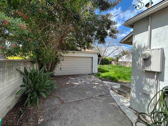 Detached Garage, Exterior