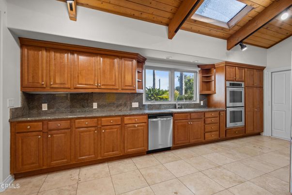 Interior, Kitchen, Stainless Steel Appliances, Wooden Beams, Wooden Ceilings