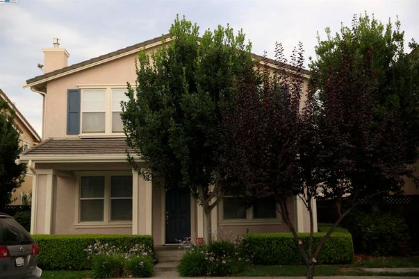 Exterior, Facade, American Foursquare
