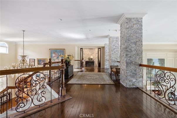 Chandelier, Fireplace, Interior, Recessed Lighting, Wood Texture Flooring