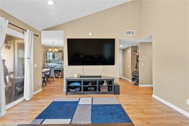 Chandelier, Dining room, Interior, Recessed Lighting, Wood Texture Flooring
