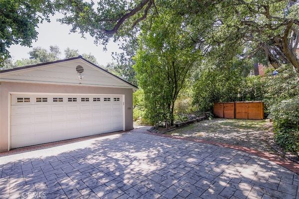 Detached Garage, Exterior