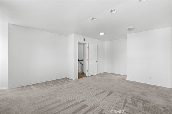 Empty room, Interior, Recessed Lighting