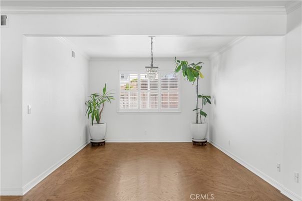 Chandelier, Empty room, Interior, Wood Texture Flooring