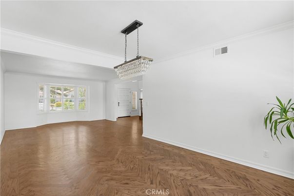 Chandelier, Empty room, Interior, Wood Texture Flooring