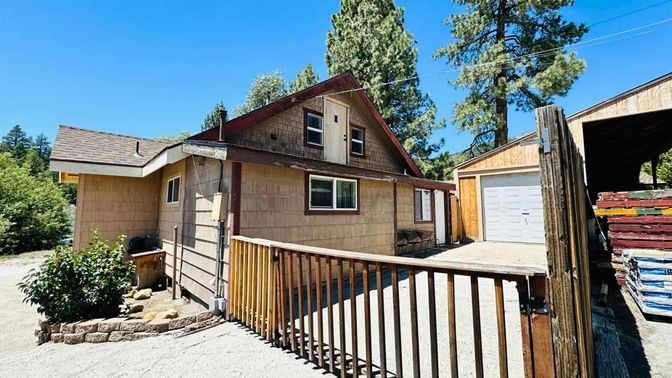 Detached Garage, Exterior