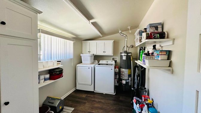 Interior, Washer, Wood Texture Flooring
