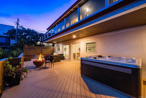 Exterior, Hot Tub