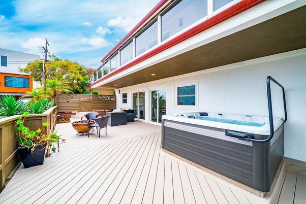 Exterior, Hot Tub