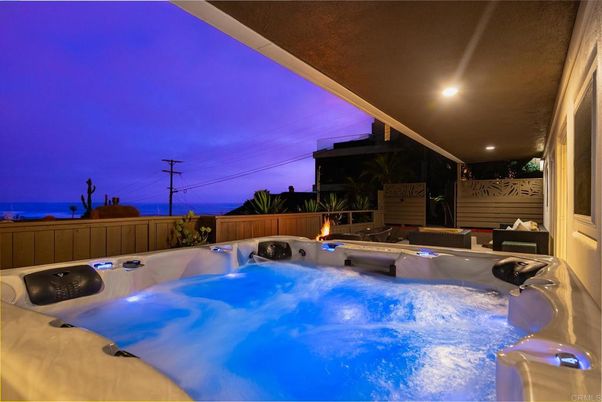 Exterior, Hot Tub
