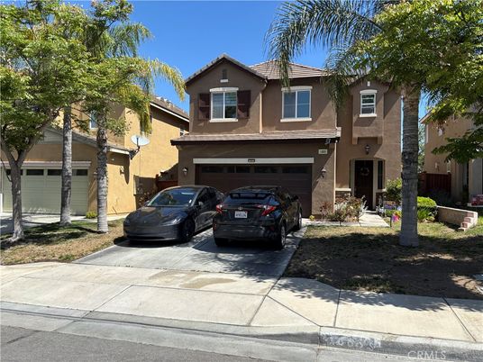 Attached, Exterior, Facade, Mediterranean