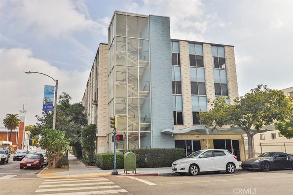 Exterior, Facade, Condo Building