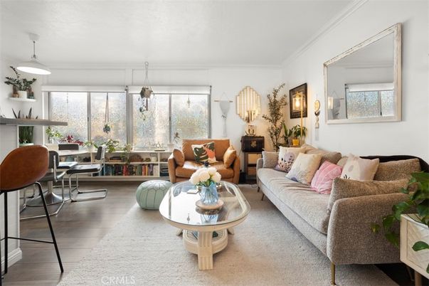 Interior, Living room, Pendant Lights, Wood Texture Flooring
